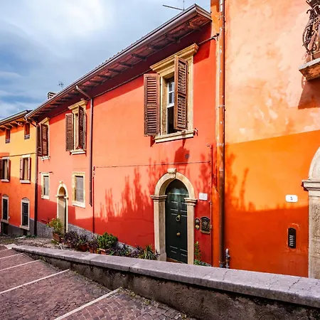 Apartment Giardino Di Romeo, 100m Dal Teatro